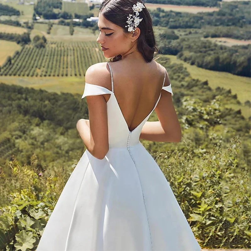V Neck Satin Wedding Bridal Dress Spaghetti Straps Simple Open Back Buttons Up Bride Quality Bridesmaid Gowns Cheap Custom Made