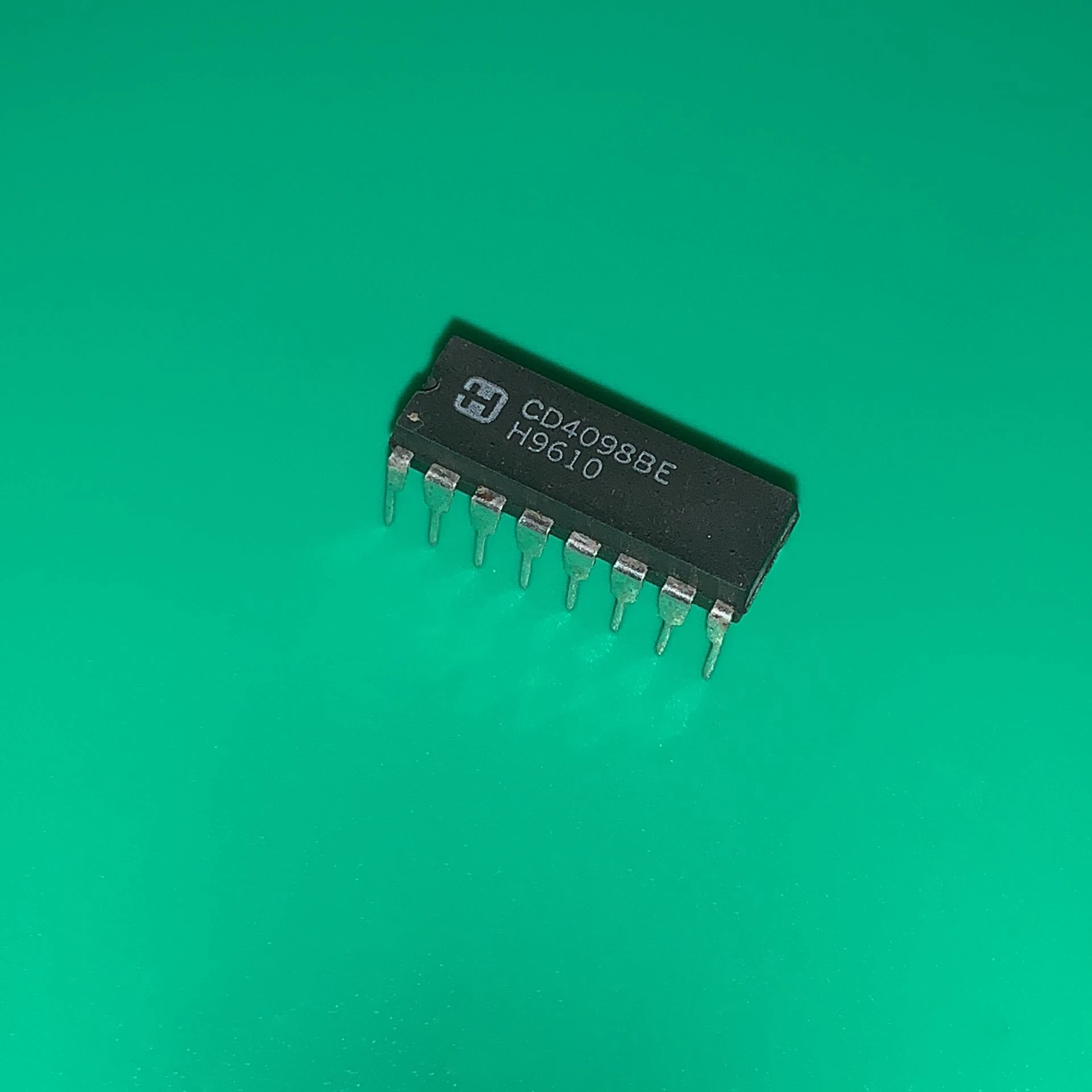 10 шт./лот CD4098BE DIP16 CD4098 быть IC мультивибратор 100NS 16DIP CMOS двойной MONASTABLE CD4098BEG4 CD40988E