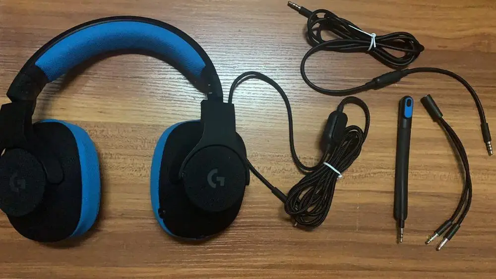 

Original Logitech G233 Prodigy Gaming Headphones Wired Control With Mic for PC, PS4/PRO, Xbox One, Xbox OneS, Nintendo Switch