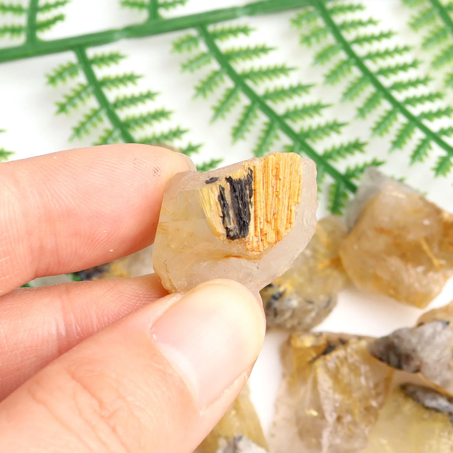 Натуральный рутилированный Кристалл 30 г золотой камень для волос минеральный