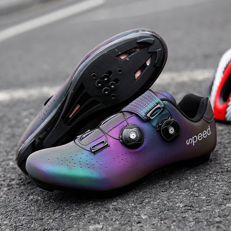 Online 2020 Baru Sepatu Bersepeda Jalan Balap Profesional Sepeda Sepatu Dazzle Warna Ultralight Bernapas Self-Locking Sepatu