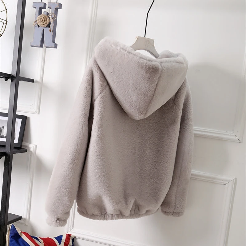 Женское теплое пальто из искусственного меха норки мягкая удобная приталенная