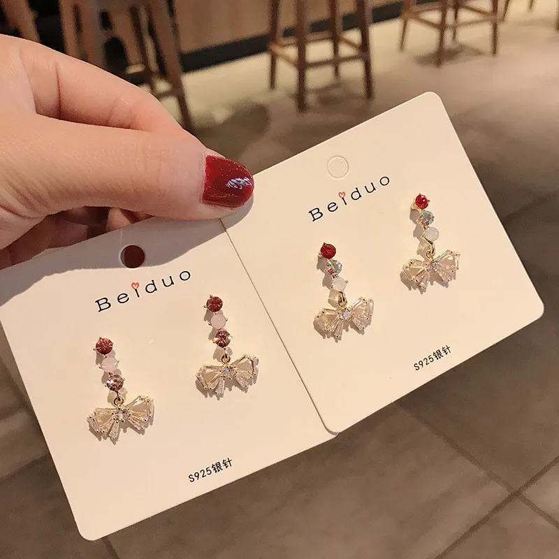 Корейские Новые изящные маленькие висячие серьги с бантом из кристаллов для