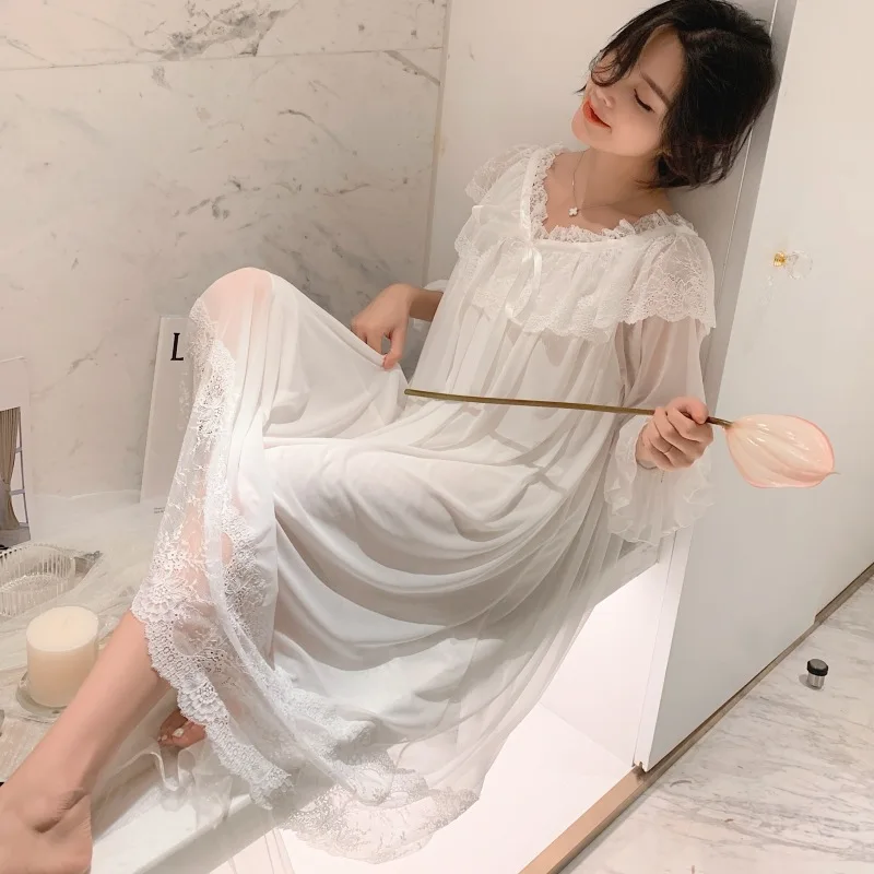 Ночная сорочка женская с длинным рукавом пикантная белая Милая Кружевная