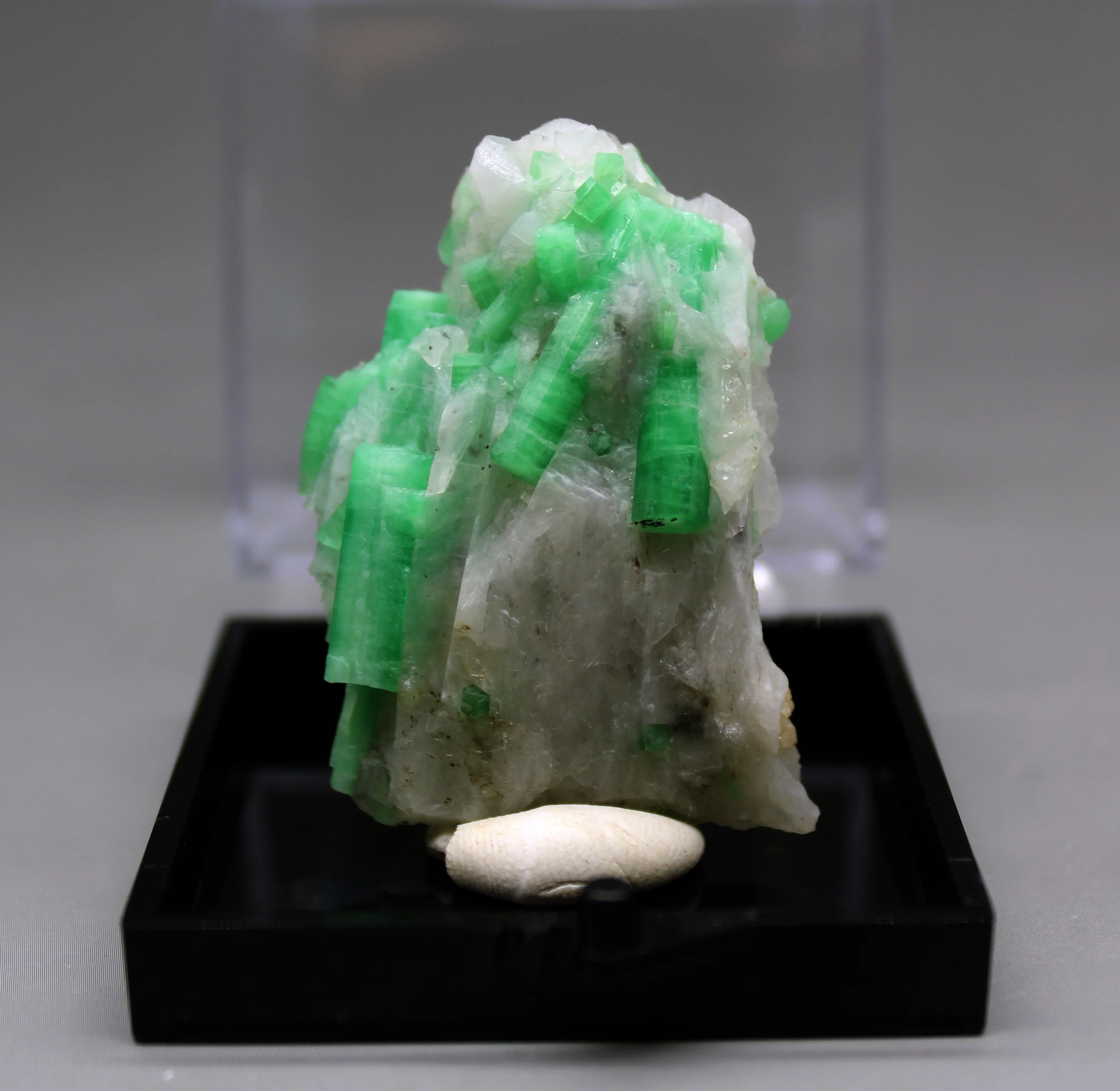 100% натуральный драгоценный камень класса зеленый изумруд минеральные