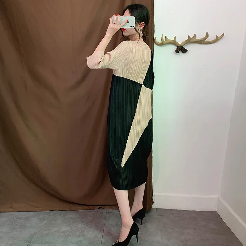 

Fashion Tide New Round Neck Batwing Sleeves Contrast Colors Pullover Loose Long Pleated Dress Vintage Female Vestido WJ12712