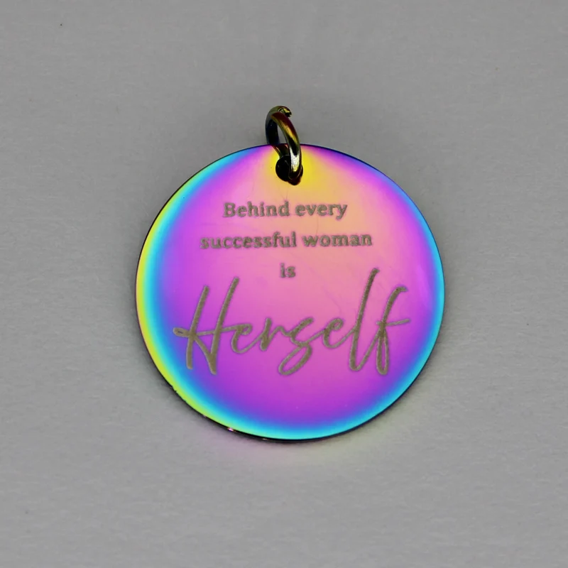 Подарки на день матери успешное женское украшение позади каждого успешного