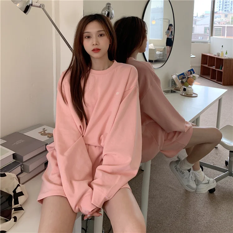Casual Fashion Set Women's Spring and Autumn 2021 New Small Fashionable Sweater Wide Leg Shorts Two-piece |