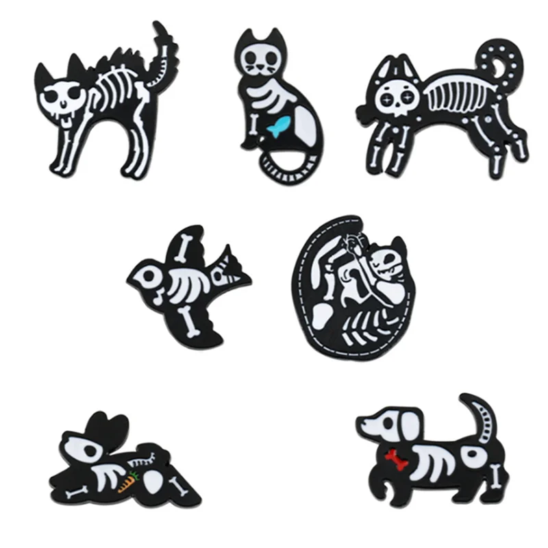 

Black Cat Lapel Pins Enamel Badges Dog Anime Brooches For Backpack Women Skull Cartoon Animals Hijab Pins Badges Gothic Brooches