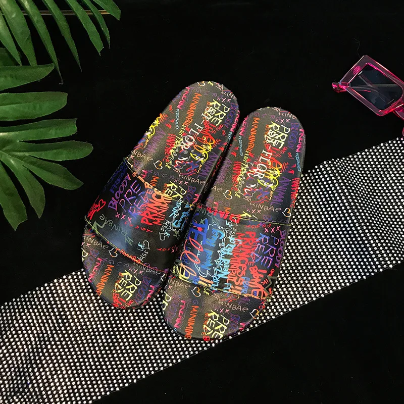 

Summer 2021 new European and American fashion creative graffiti one word flat sandals women cool outer wear