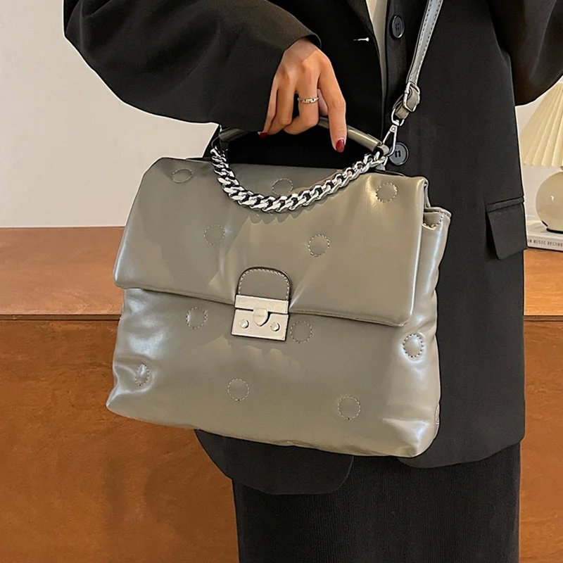 

2021 Winter Feather Down Tote Bags Luxury Designer Women Chain Lock Crossbody Handbag Branded Ladies Gray Space Pad Shoulder Bag