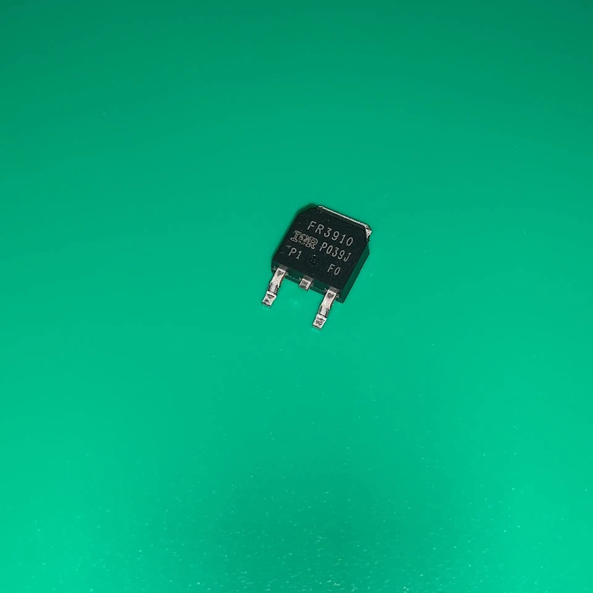 10 шт./лот IRFR3910TRPBF TO-252 IRFR3910 TRPBF IR FR3910 PBF MOSFET N-CH 100V 16A DPAK IRFR3910TRLPBF IRFR 3910 IR3910 |