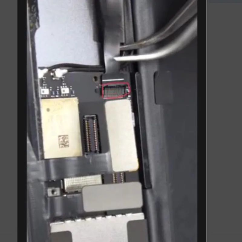 

High Quality iPad 5 Air 1 LCD Display PC Connector On Motherboard