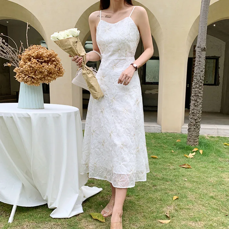

Elegant Floral Embroidery Sweet Dress Women Sexy V-Neck Design Spaghetti Strap Dress Female One Piece Korean Office Lady Vestido