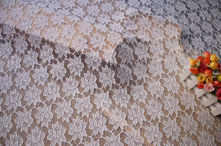 

Кружевная ткань с вышивкой в африканском стиле, Ширина 1,5 м, длина 3 м