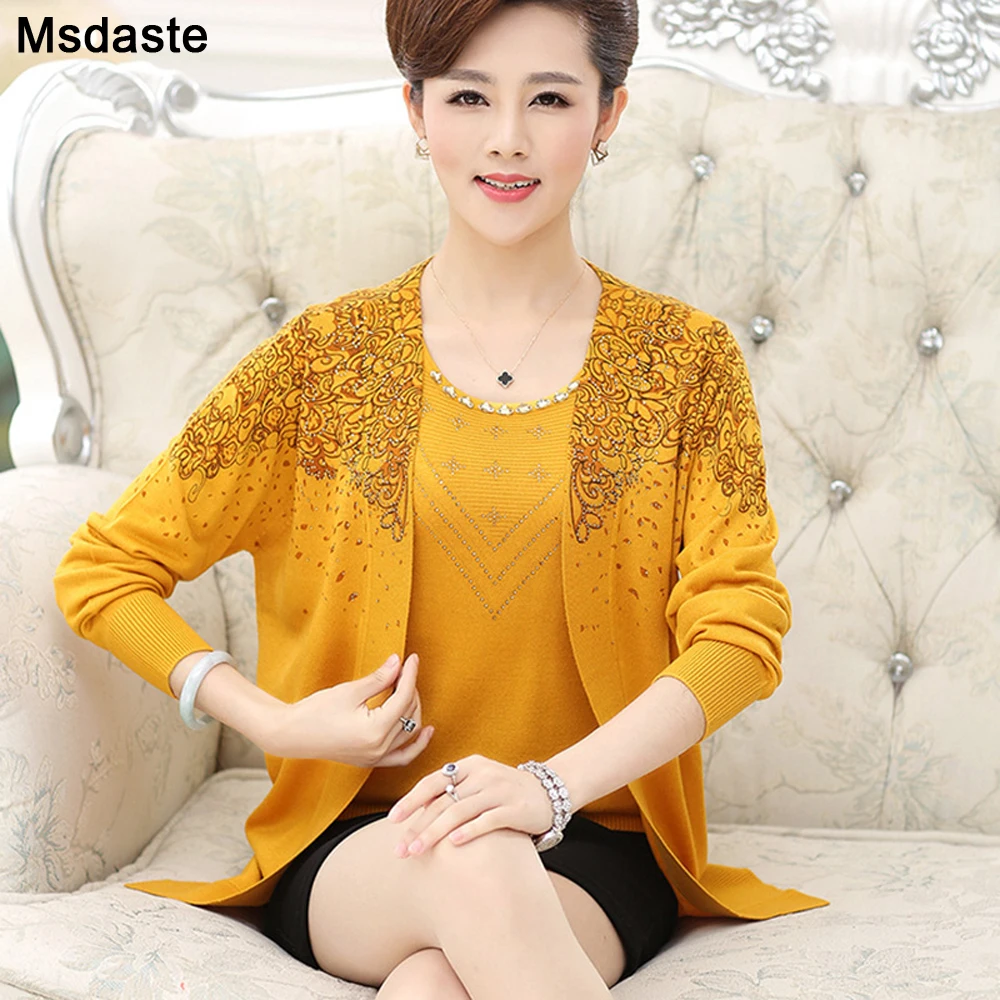 Женский комплект из двух предметов свитер с цветочным принтом футболка и блузка