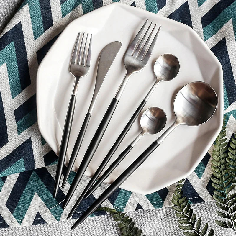 Горячие столовые приборы из нержавеющей стали черные Серебряные Столовые вилка