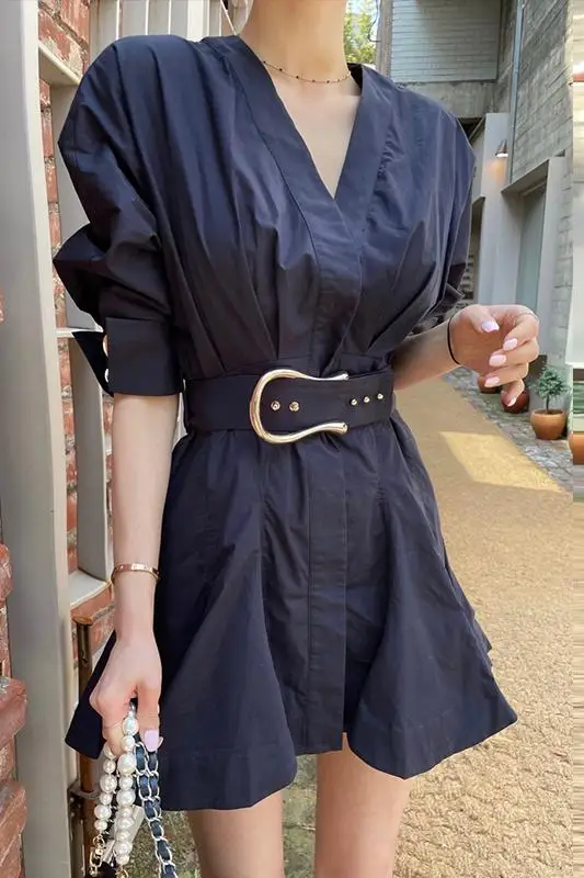 

Korean chic French niche summer temperament sexy V-neck slim slim feminine puff sleeve dress female