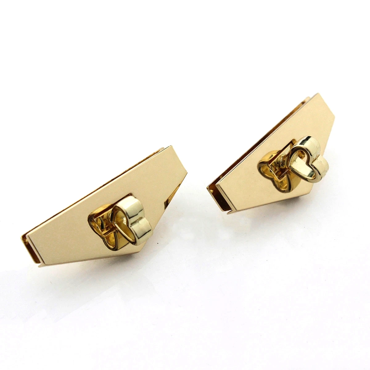 

1pcs Metal Turn Lock Fashion Triangle Twist Lock Closure Parts for DIY Handbag Shoulder Bag Purse Hardware Accessories CLOXY