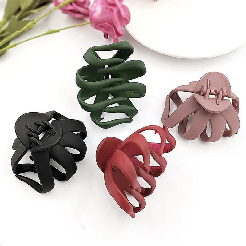 

1PC Korean Solid Large Hair Claws Elegant Acrylic Hairpins Barrette Crab Hair Clips Headwear for Women Girls Hair Styling Tools