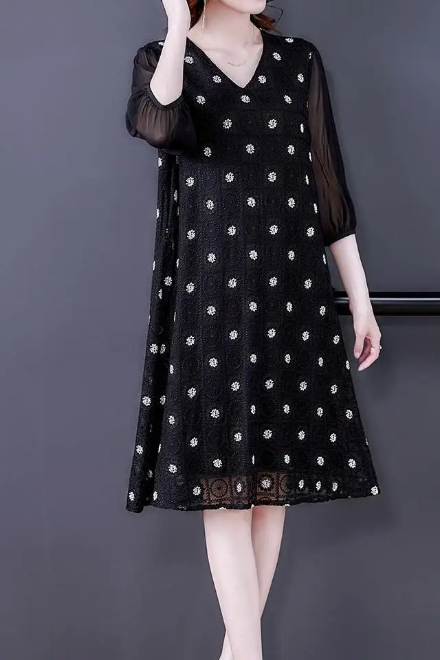 

COIGARSAM 4XL Plus Size Half Sleeve Women dress Summer Loose Embroidery V-Neck Dresses Black 5055