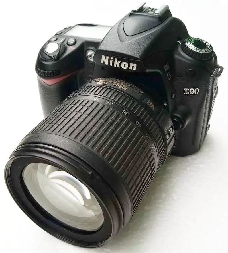 USED,Nikon D90 12.3MP DX-Format CMOS Digital SLR Camera with 18-105 mm f/3.5-5.6G ED AF-S VR DX Nikkor Zoom Lens