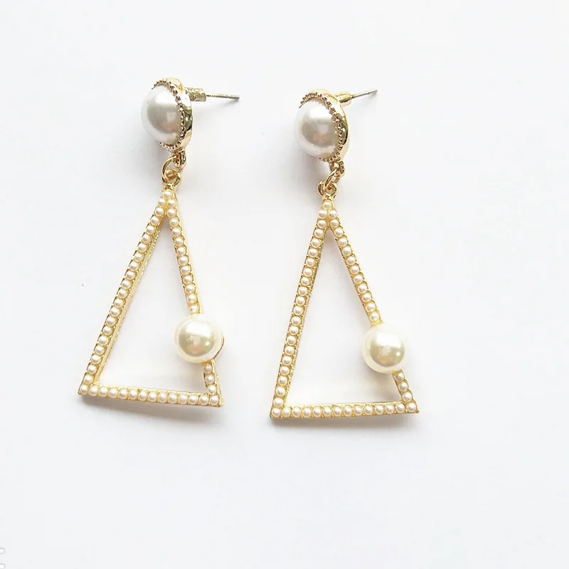 

Fashion Jewelry Beaded Ear Hoop Chic Women Accessories Designer Shell Pearl Natural Pearl Tassel Earrings Vintage Jewelry