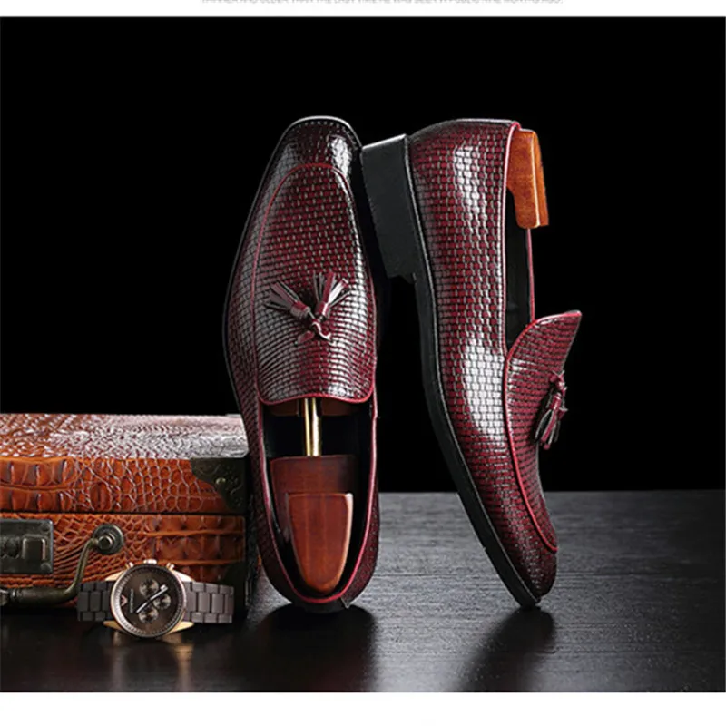 Мужская обувь 2022 лоферы модная повседневная кожаная Роскошная в Корейском стиле