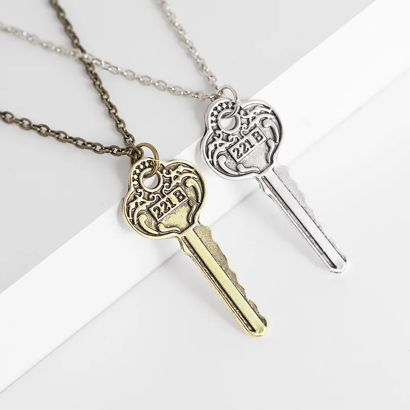 

Lucky Film And Television Character Logo Key Men's Retro Pendant Necklace Love Woman Mother Girl Gift Wedding blessing Jewelry