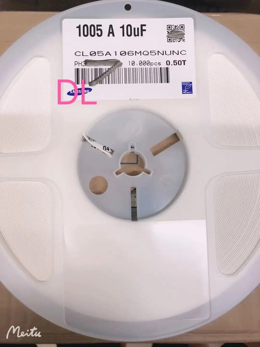 

50PCS/LOT SMD ceramic capacitor 0402 1005 10UF 10V 106M Precision 20%