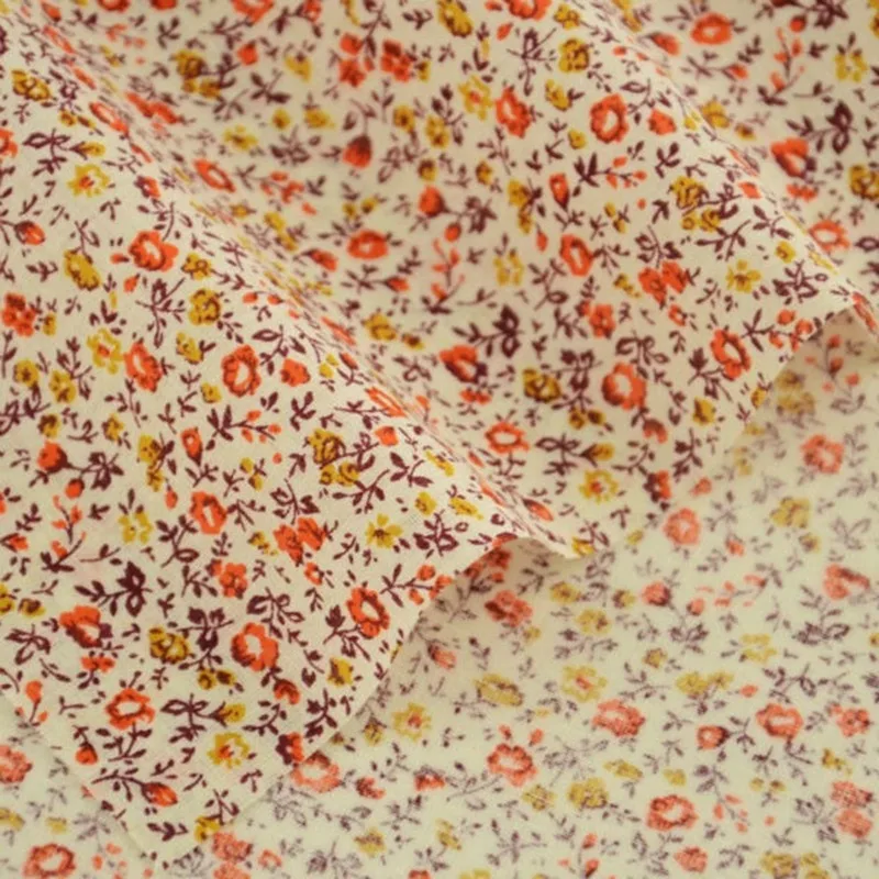 Темно красный с принтом маленького цветочным узором хлопчатобумажная ткань