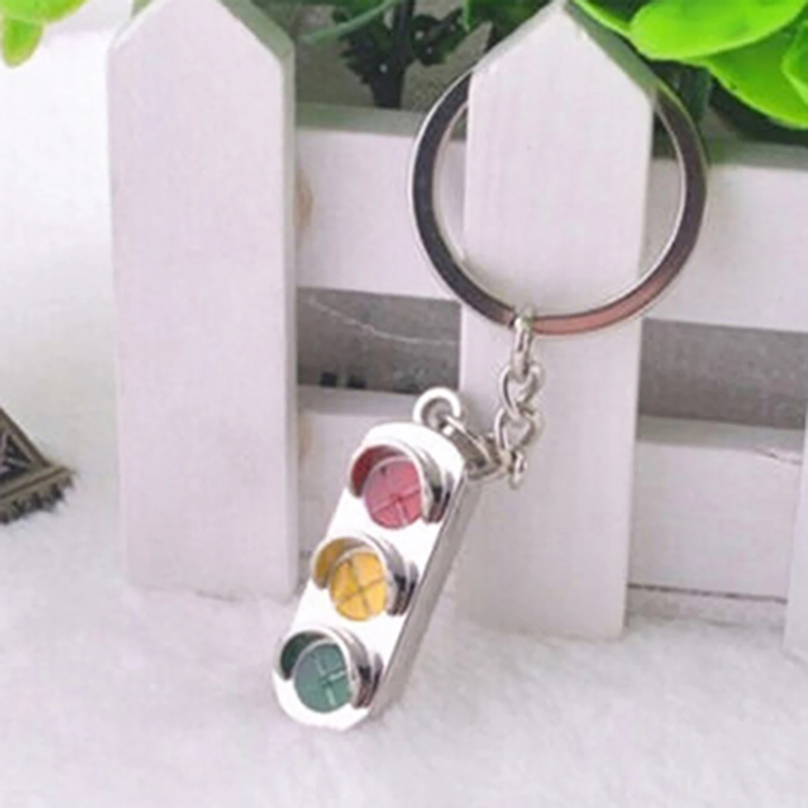 

Creative Traffic Light Keychain Car Key Chain Traffic Safety Lights Men and Women Key Ring New Style Key Holder