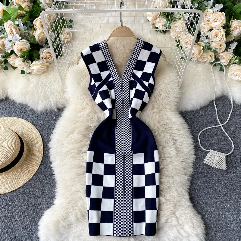 

Chic Casual Autumn Oversize Bandage Sleeveless Sweater Dress Women Thick Knitted Mini Plaid Dress Female Knitted Vest Dress New