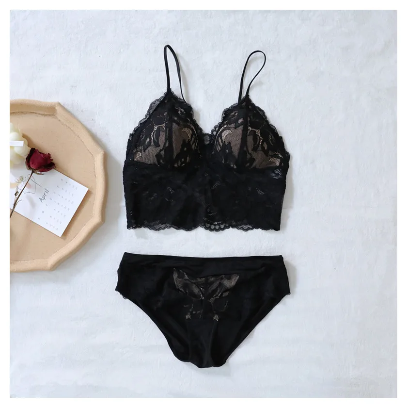 Комплект женского кружевного нижнего белья с чашками пуш-ап и трусиками | Женская