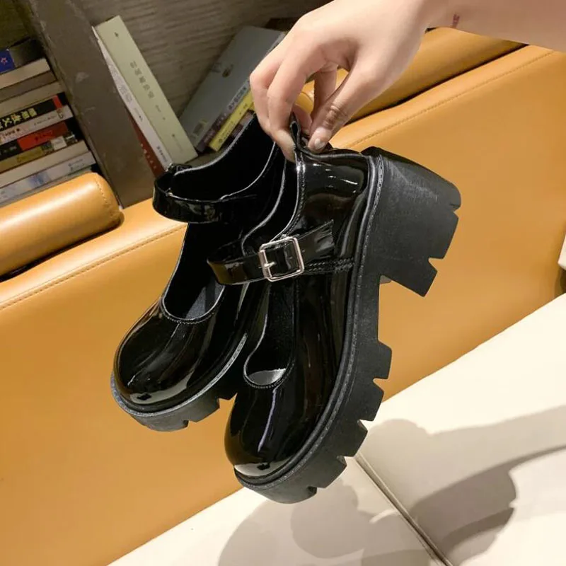 

2022 Spring Brand New Plus Size 35-40 Sweet Gothic Style Girls Pink Black Heart Decoration Mary Janes Flats Platform Shoes Women
