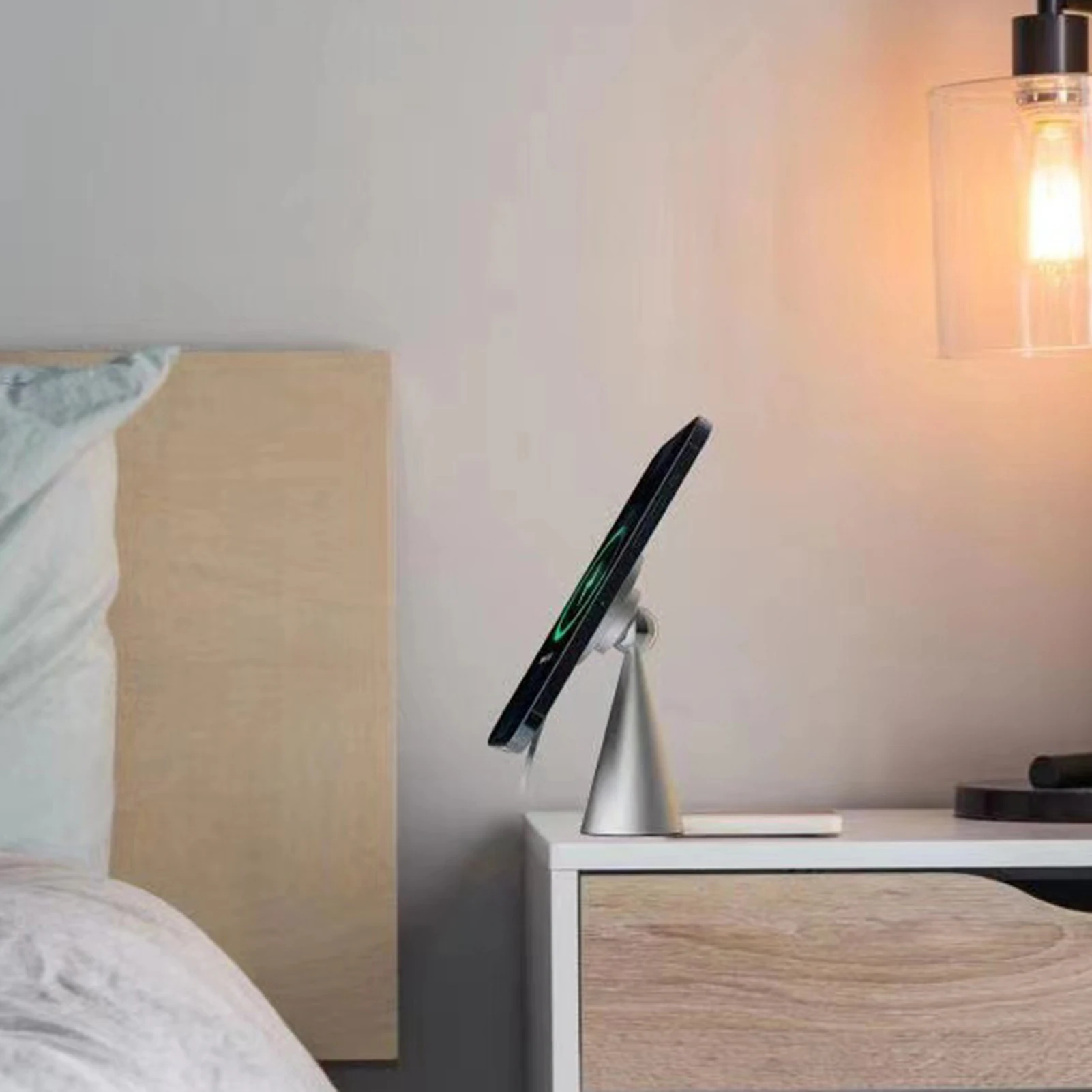 NEW Magnetic Charger Phone Holder Bracket Desktop Mount For IPhone 12 Pro Max 12 Mini Wireless Charger Stand