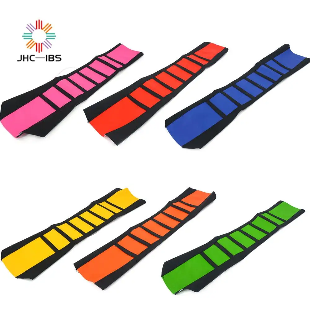 

For KTM HONDA KAWASAKI SUZUKI HONDA CRF RMZ KXF EXC SXF YZF WRF Motorcycle Universal Rubber Striped Gripper Soft Seat Cover