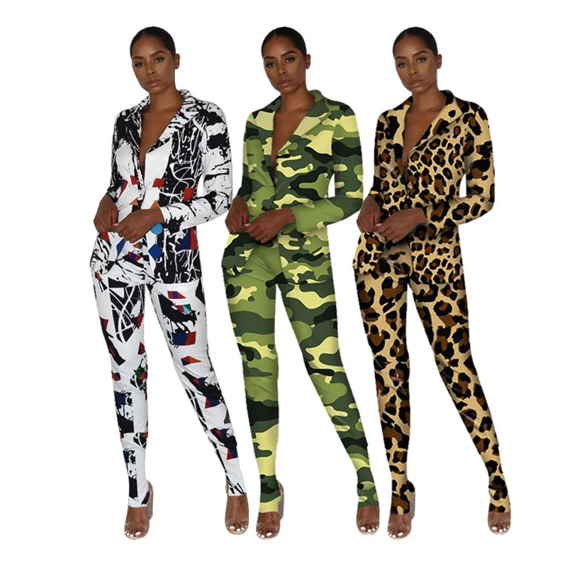 Женский зимний спортивный костюм с камуфляжным принтом пиджак длинным рукавом и