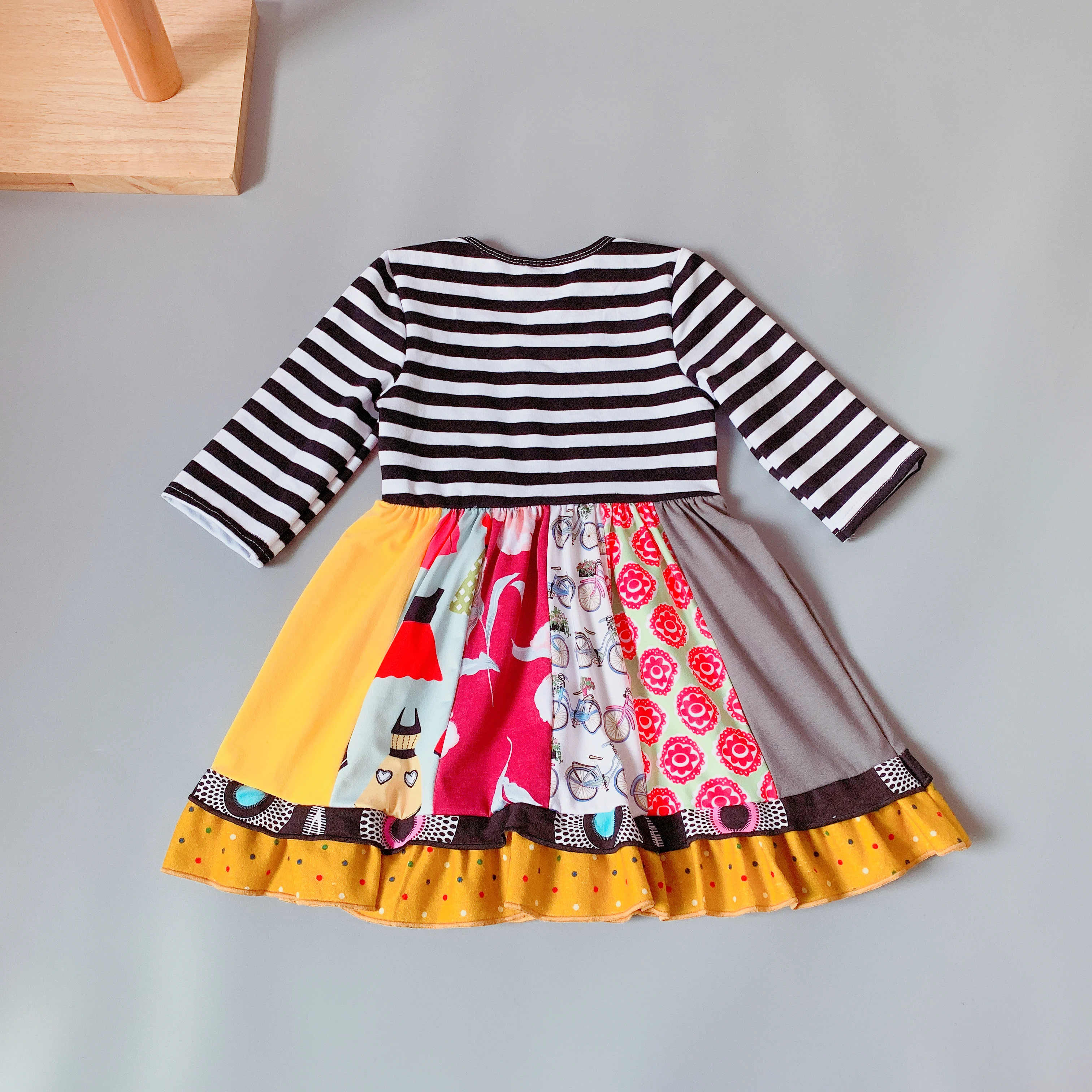 Sping/Winter Thick New Ddesign Black Stripe Ruffle Full Sleeves Style with Flower Trim and Pocket Baby Girls Dress for Present | Детская