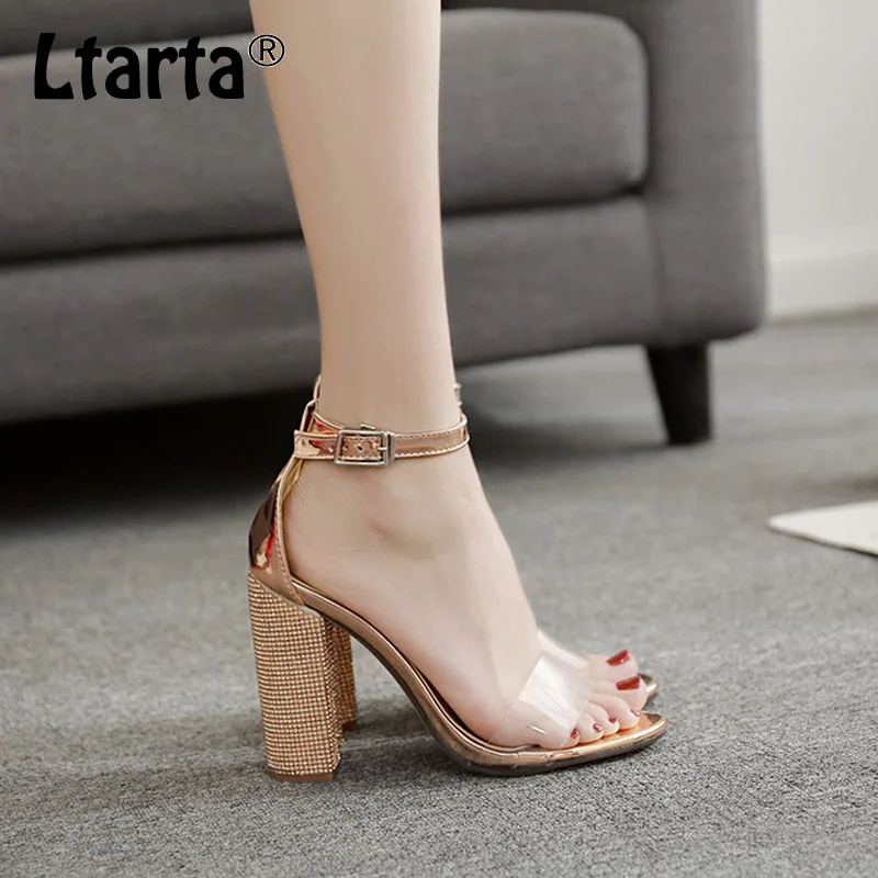 Женские сандалии на квадратном каблуке с леопардовым принтом Новинка 2019 года