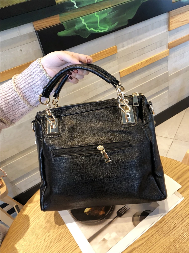 Женская сумка тоут с заклепками винтажная на молнии модная мягкая поверхность