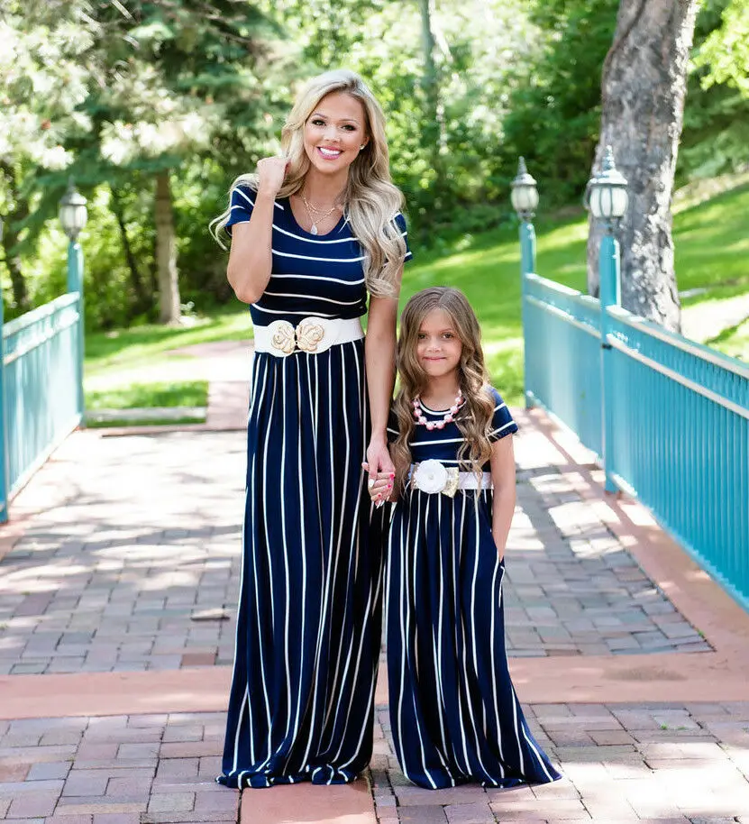 Новинка 2019 модное семейное платье макси для мамы и дочки Пляжное повседневное