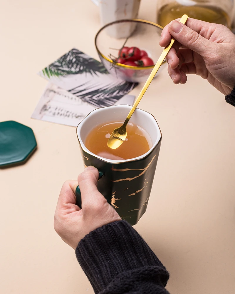 Керамическая кофейная чашка для офиса с золотым рисунком керамическая кружка