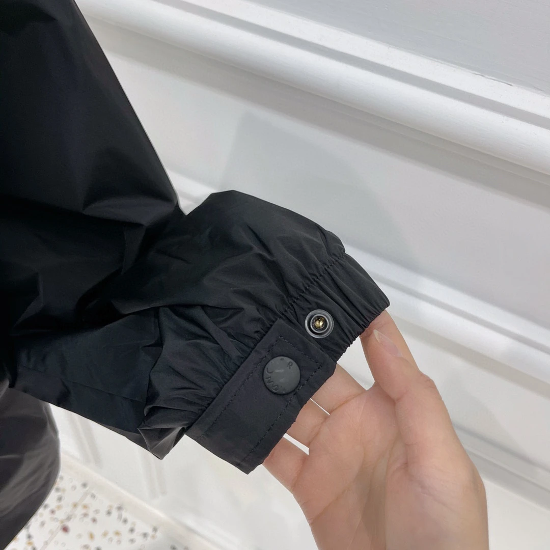 

Store quality Casual man jacket Letter embroidery coat High street fashion Hooded man jacket Rainproof Windproof Anti-UV