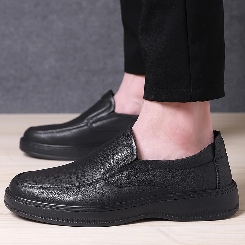 

Genuine Leather Shoes Men slip on fashion breathable Loafers Soft Cow Leather moccasins Men Casual Shoes flats Male Footwear