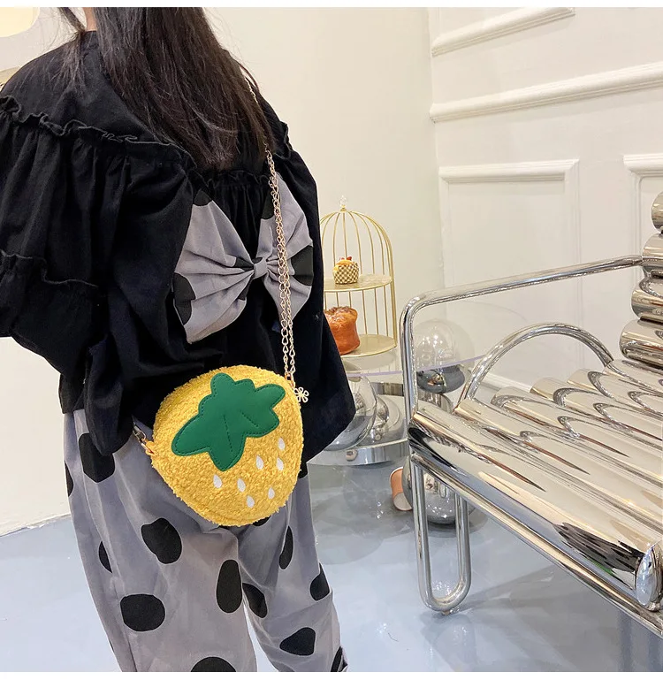 Faux Lamb Wool Children's Strawberry Shoulder Bag Cute Baby Girls Chain Messenger Bags Kids Plush Small Coin Purse Handbags