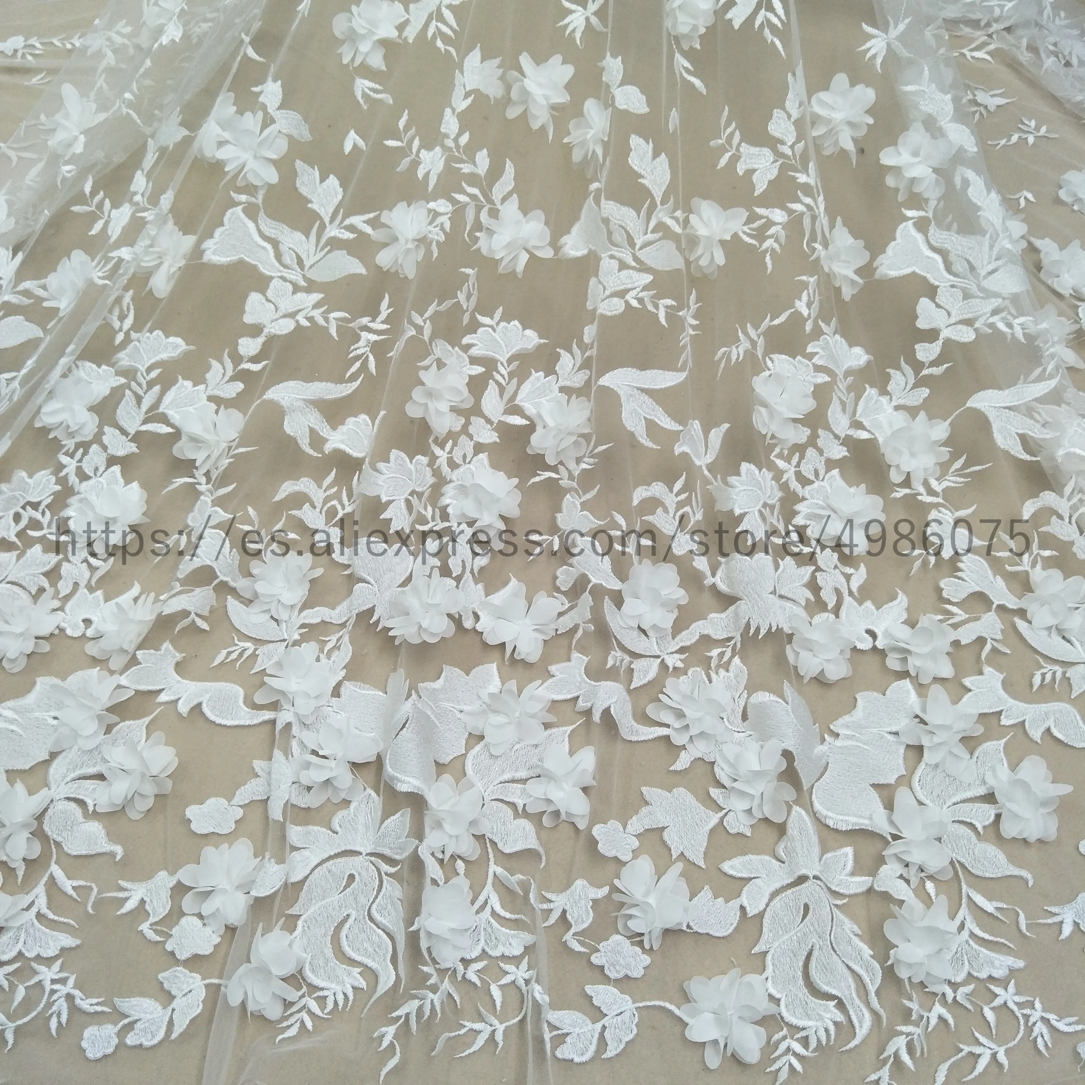 

Fashion flower embroidery wedding gown dress lace fabric worldwide shipping ivory 3D lace fabric sell by yard