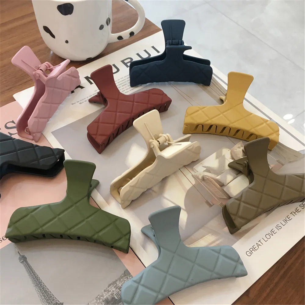 

Frosted Plastic Hair Claws Clip Acrylic Large Hair Crab Clamps Barretes Paid Hairpin Hair Accessories Diy Hair Styling Tool