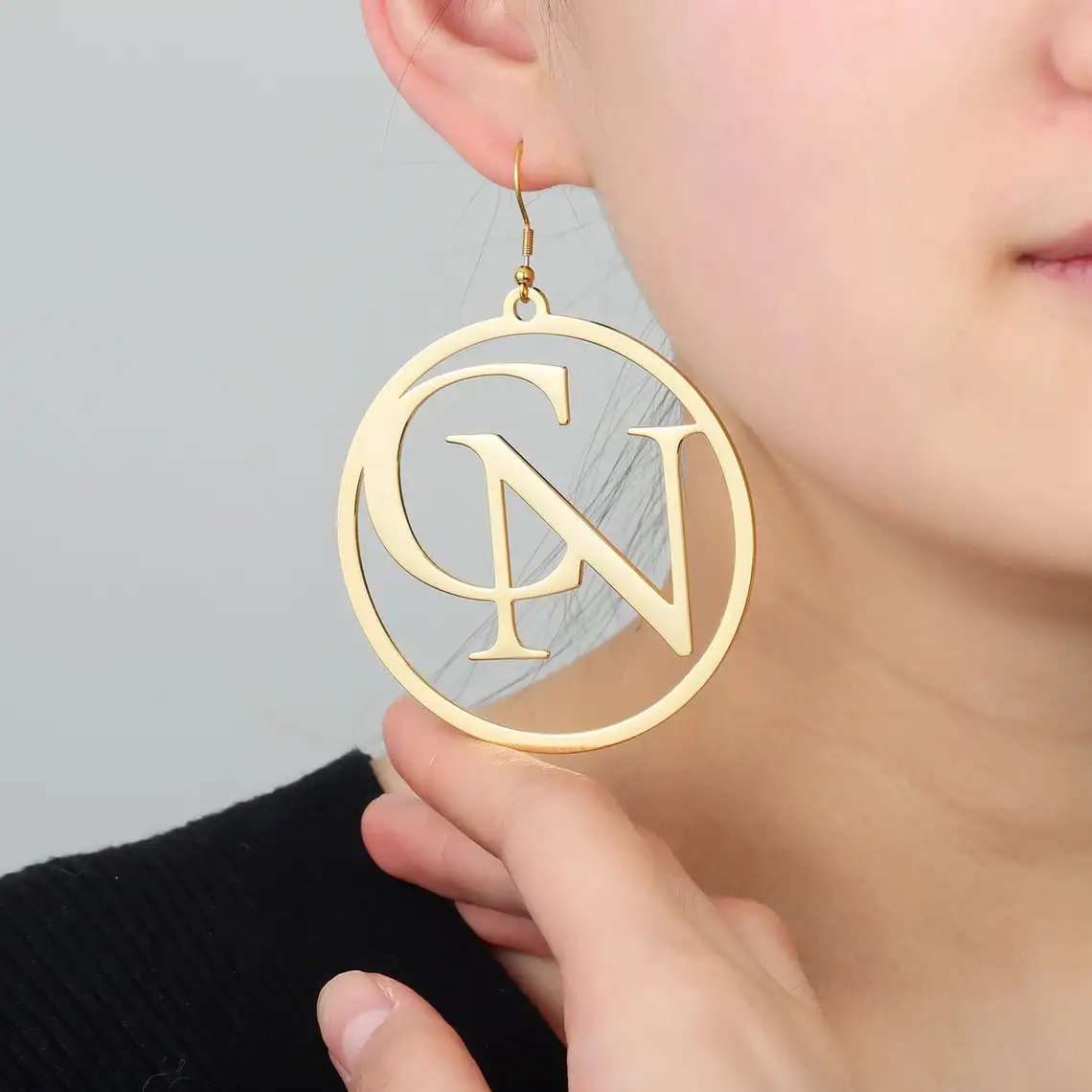 

Custom Big Circle Name Earrings High Quality Stainless Steel Letter Hoop Earrings Personality Earrings Women Party Jewelry Sexy