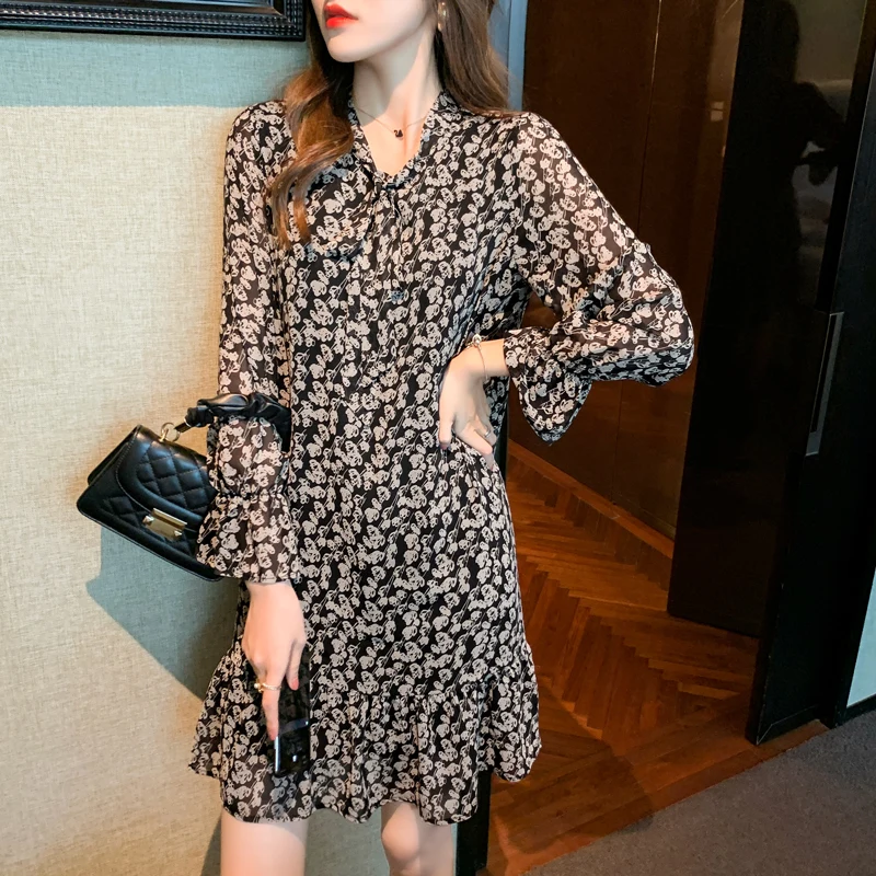 

Женское шифоновое платье с длинным рукавом, повседневное короткое черное платье с цветочным принтом и бантом в Корейском стиле, осень 2021